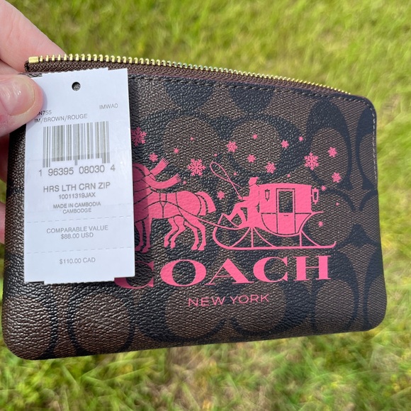NWT Coach Signature Carriage Wristlet Pink and Brown - Picture 8 of 8